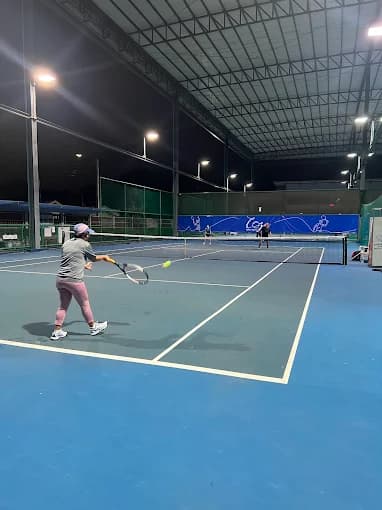 สนามเทนนิสในร่ม Cozy Tennis Court