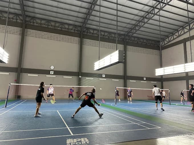 สนามแบดมินตันแจ้งวัฒนะ