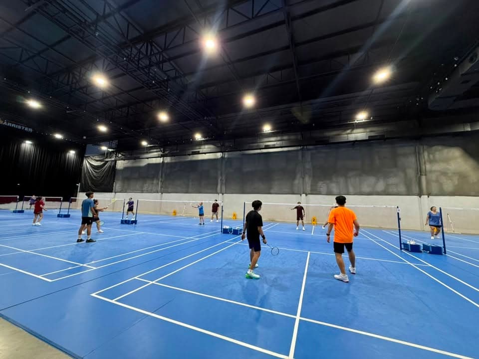 Sunny Badminton